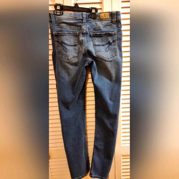 Jordache Skinny Jeans, Gently Distressed Used Girls size 14 Adjustable Waist, - Picture 6 of 13